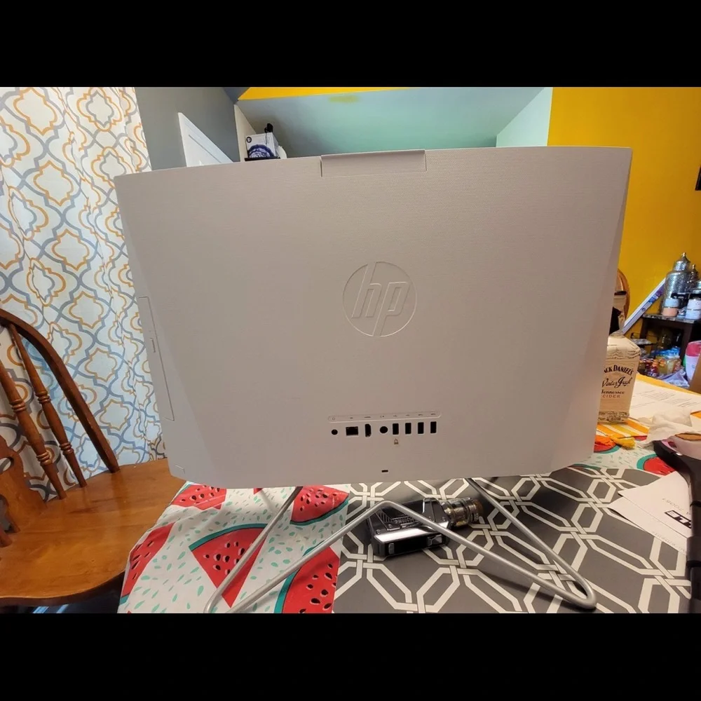 HP All-in-one 24 dd0010 23.8’’